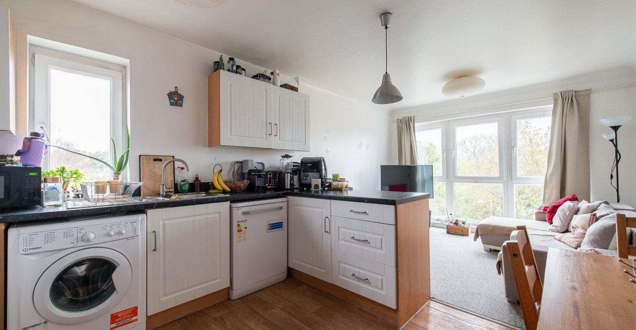 2 bedroom property for sale in Gravesend | Robinson Michael & Jackson