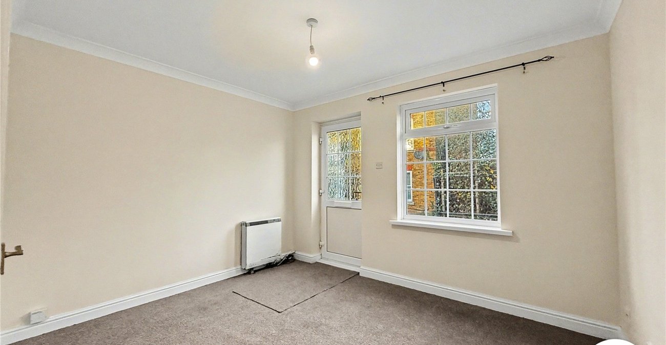 1 bedroom property for sale in East Street | Robinson Michael & Jackson