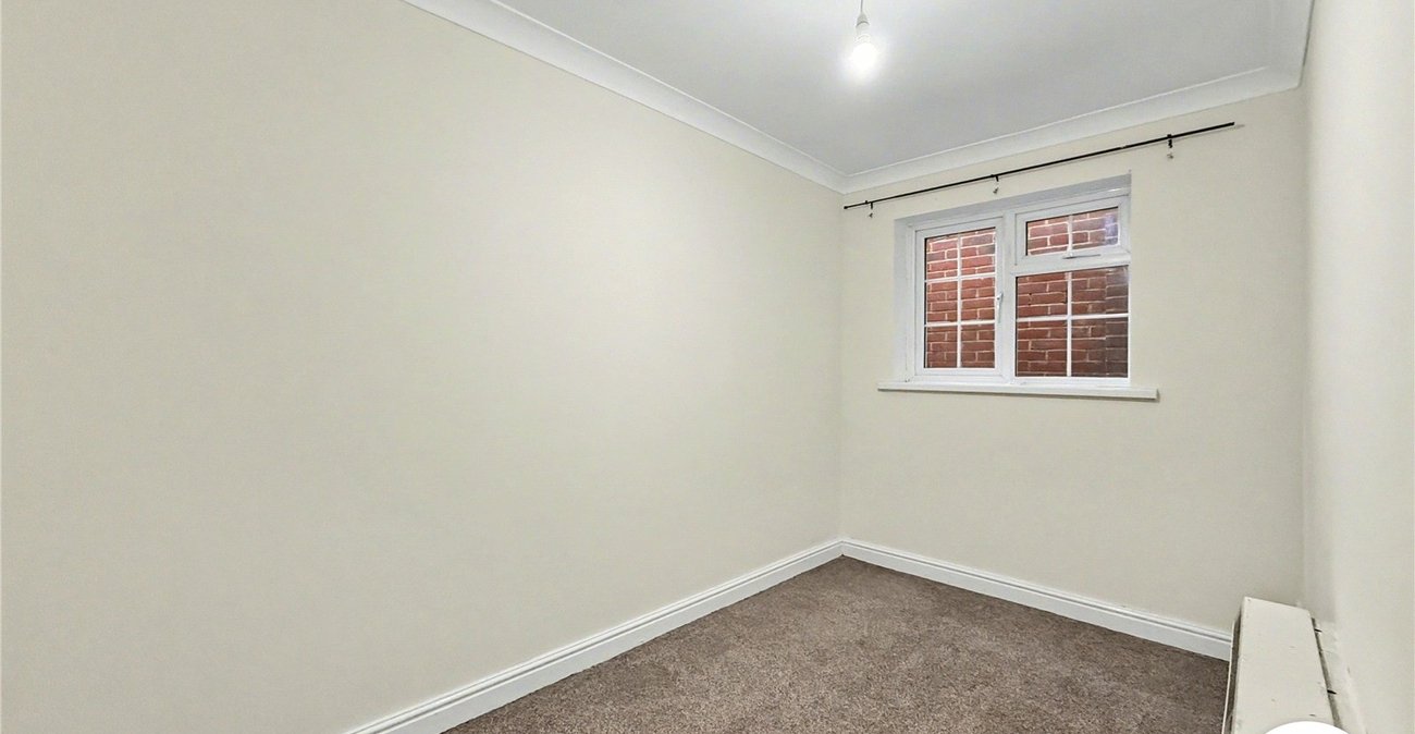 1 bedroom property for sale in East Street | Robinson Michael & Jackson