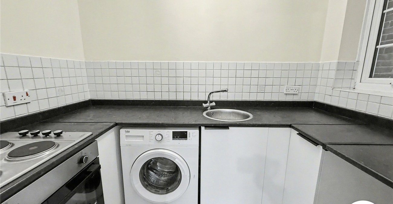 1 bedroom property for sale in East Street | Robinson Michael & Jackson