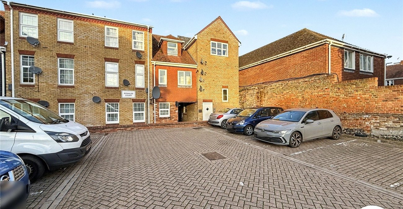 1 bedroom property for sale in East Street | Robinson Michael & Jackson