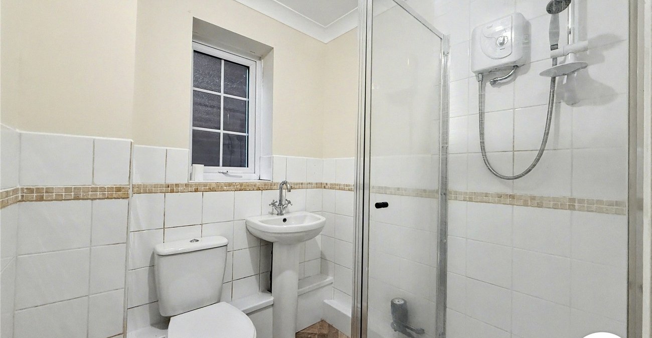 1 bedroom property for sale in East Street | Robinson Michael & Jackson