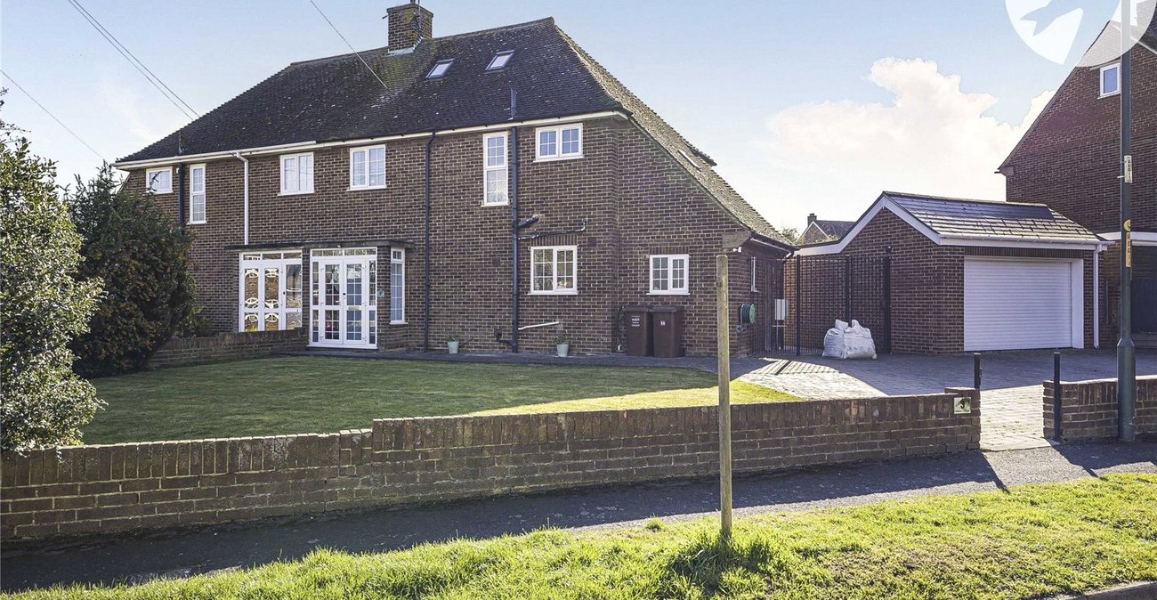 3 bedroom house for sale in Cliffe | Robinson Michael & Jackson