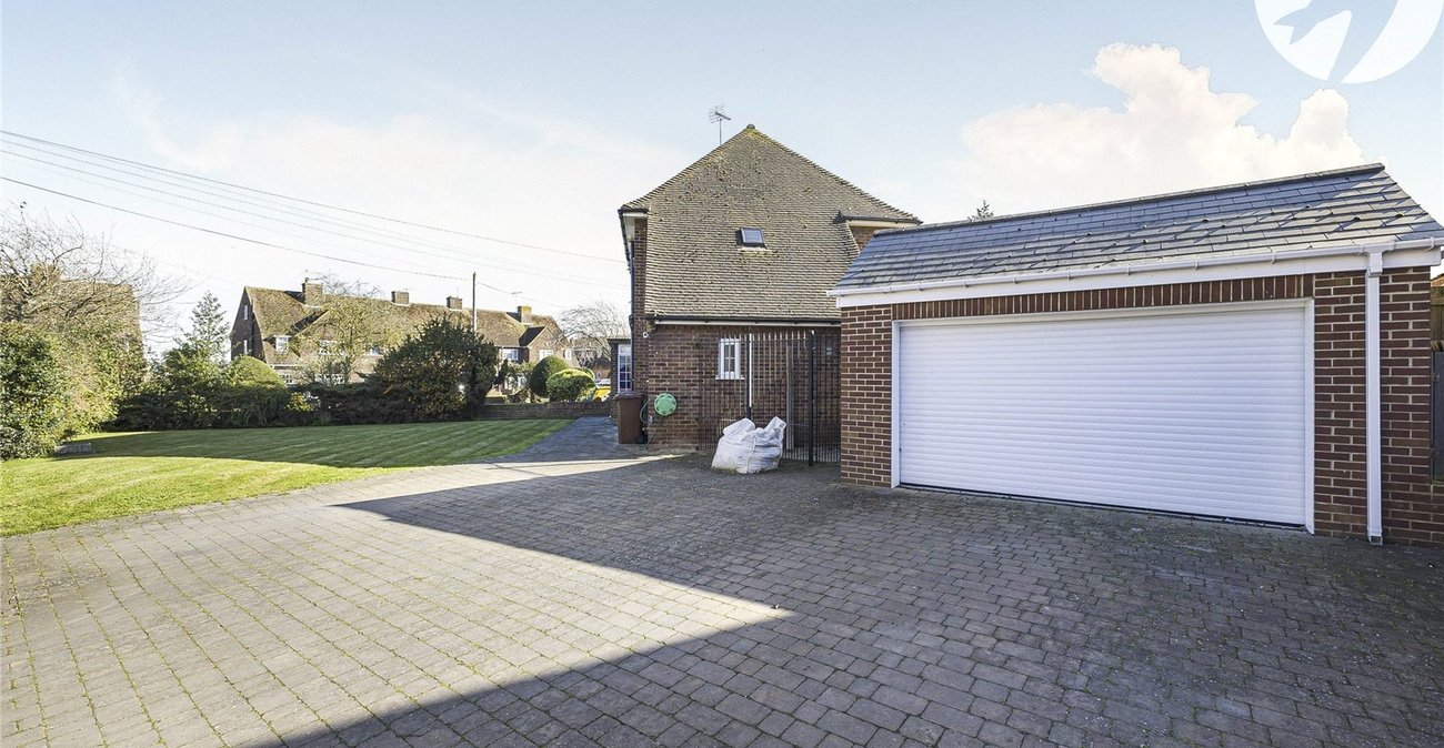 3 bedroom house for sale in Cliffe | Robinson Michael & Jackson