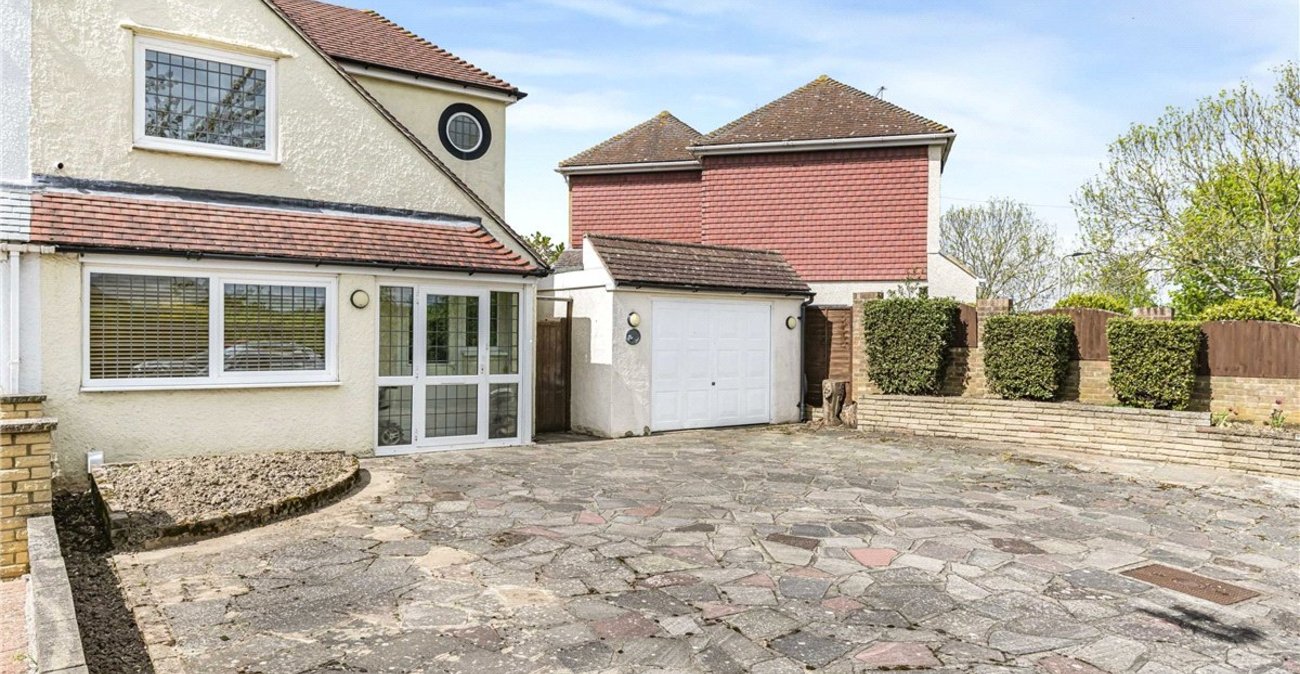 3 bedroom house for sale in Orpington | Robinson Jackson