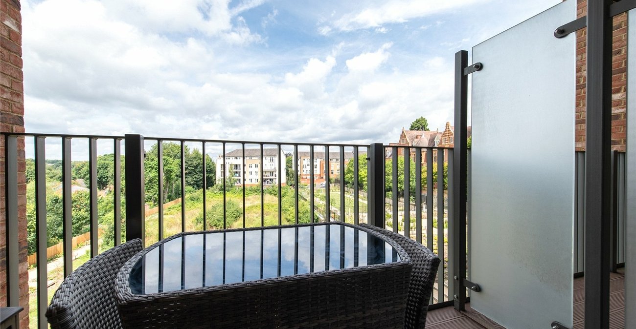 2 bedroom property for sale in Maidstone | Robinson Michael & Jackson