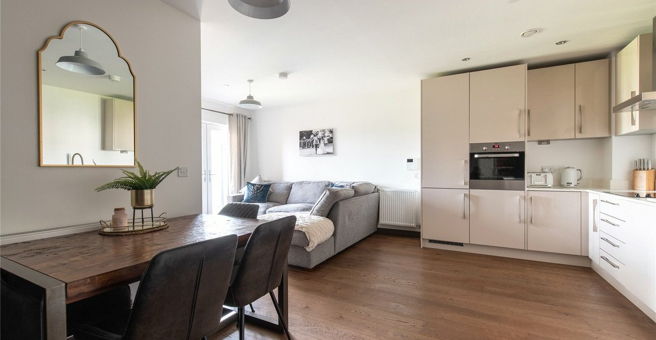 2 bedroom property for sale in Maidstone | Robinson Michael & Jackson