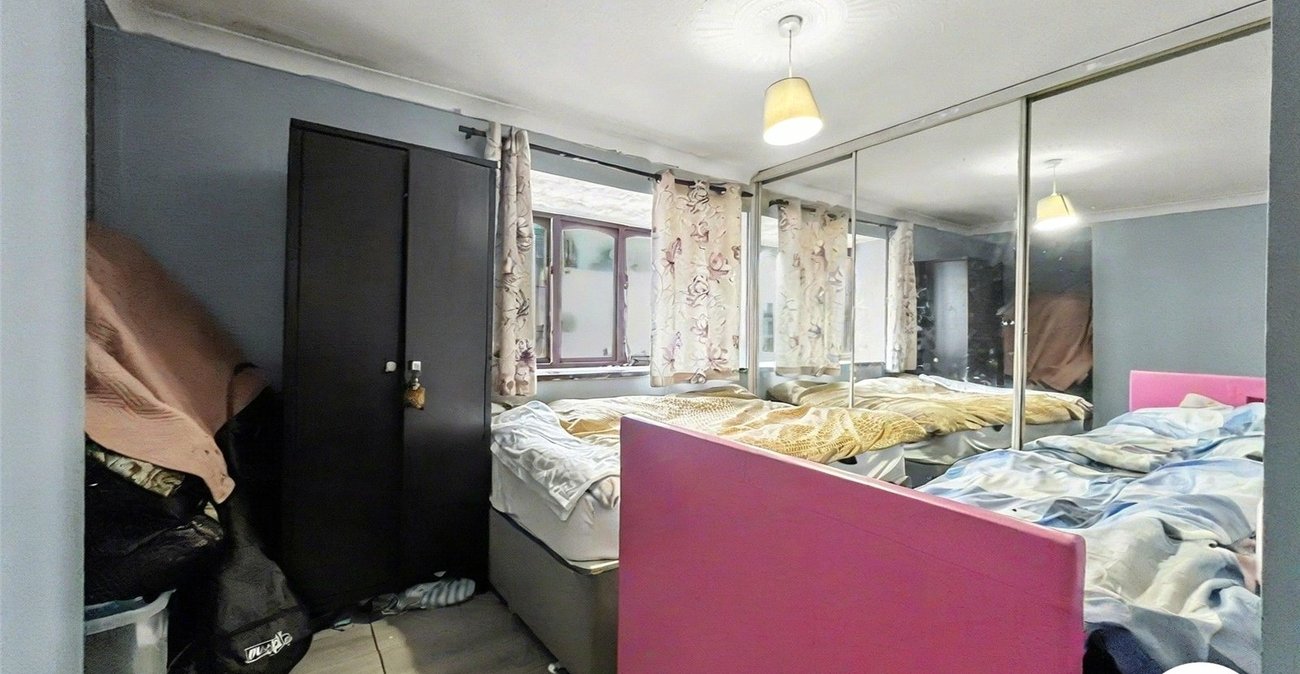 1 bedroom property for sale in Alexandra Road | Robinson Michael & Jackson