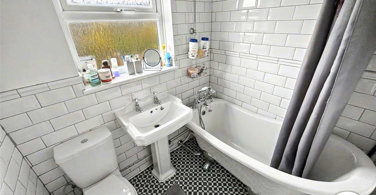 3 bedroom house for sale in Rochester | Robinson Michael & Jackson