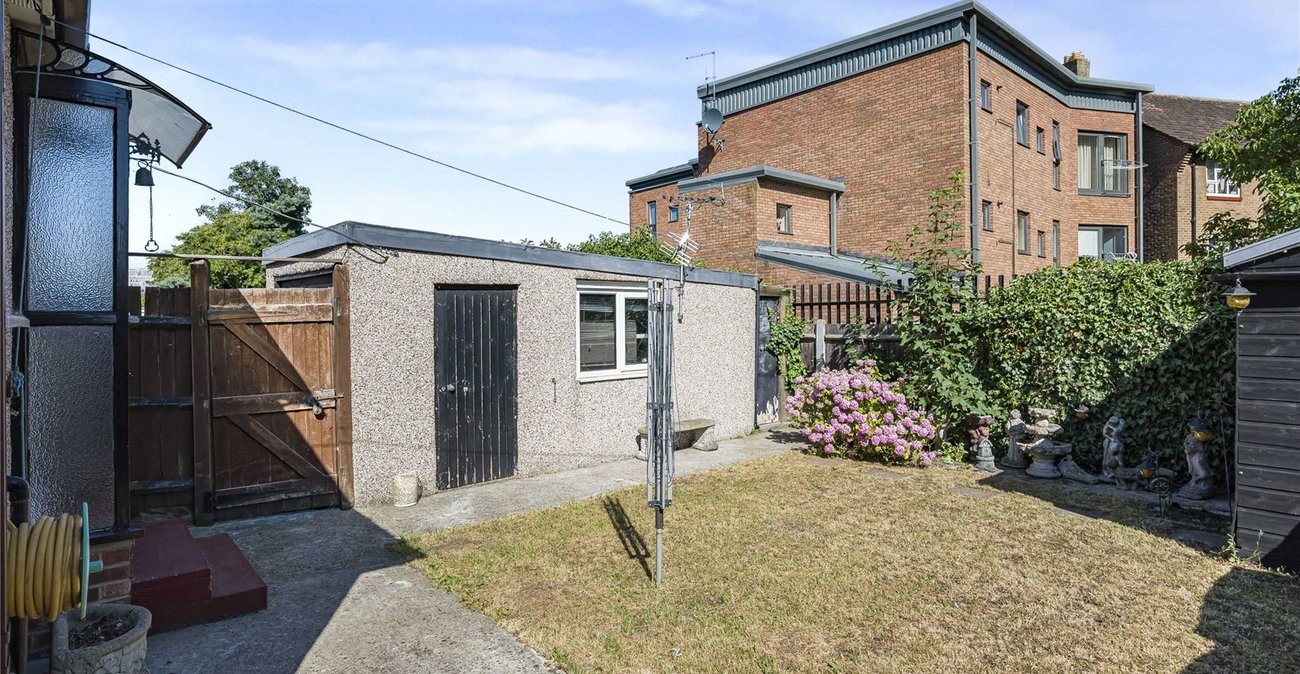 2 bedroom bungalow for sale in Welling | Robinson Jackson