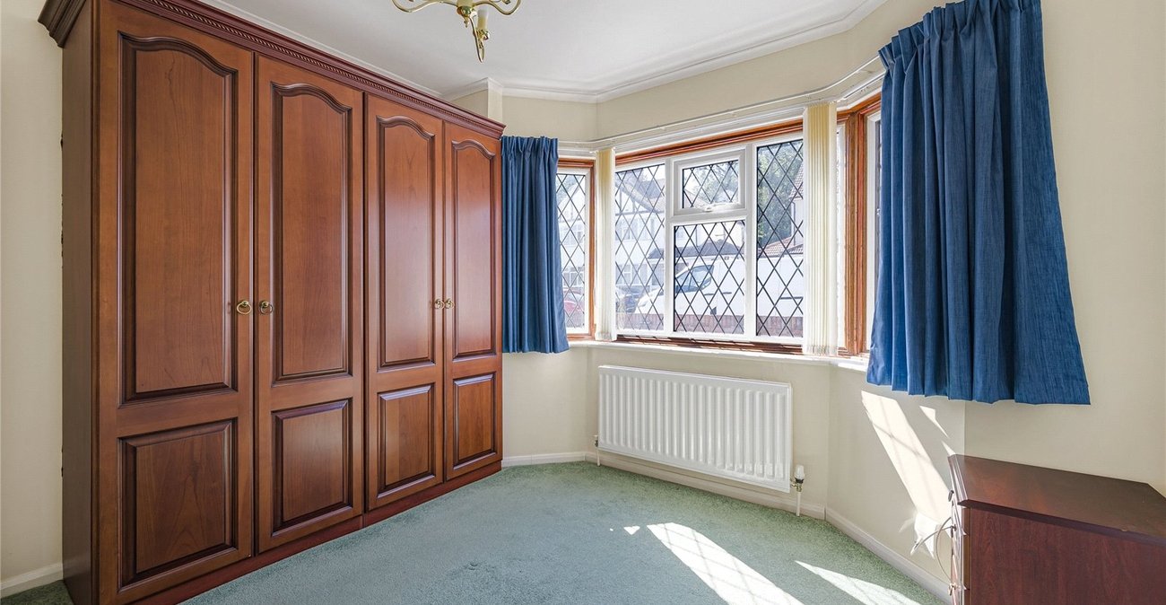 2 bedroom bungalow for sale in Welling | Robinson Jackson
