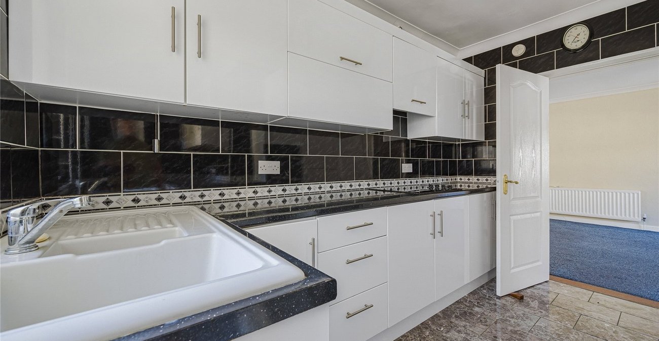2 bedroom bungalow for sale in Welling | Robinson Jackson
