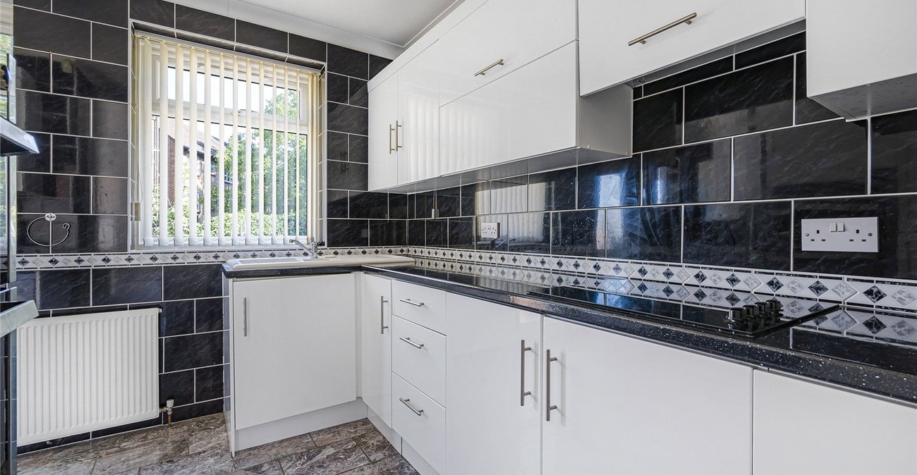 2 bedroom bungalow for sale in Welling | Robinson Jackson