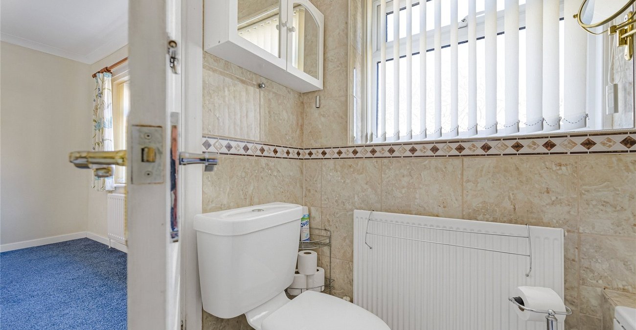 2 bedroom bungalow for sale in Welling | Robinson Jackson