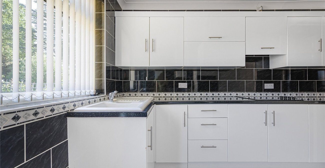 2 bedroom bungalow for sale in Welling | Robinson Jackson