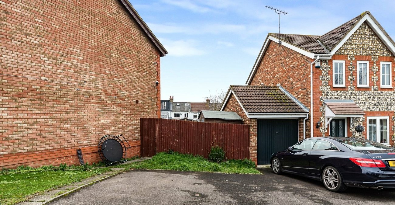 2 bedroom house for sale in Northfleet | Robinson Michael & Jackson