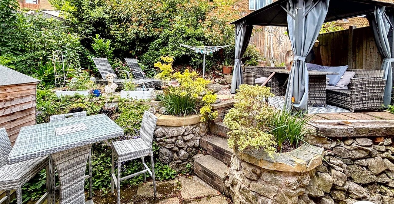 2 bedroom property for sale in Maidstone | Robinson Michael & Jackson