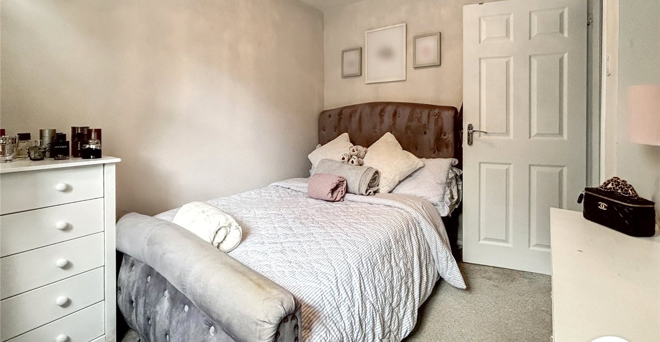 2 bedroom property for sale in Maidstone | Robinson Michael & Jackson