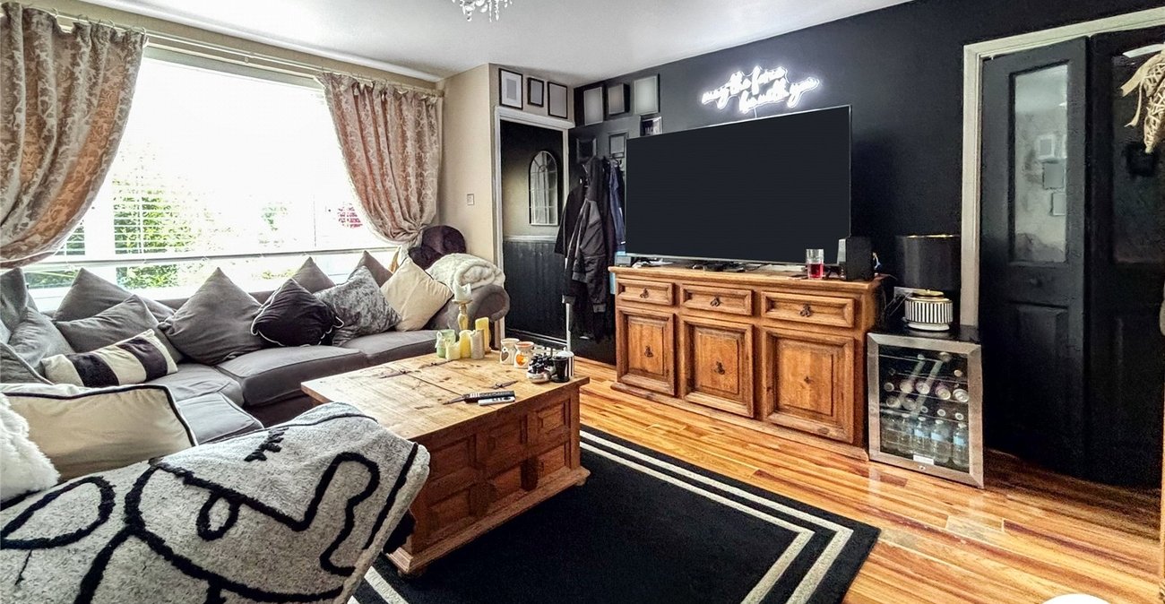 2 bedroom property for sale in Maidstone | Robinson Michael & Jackson