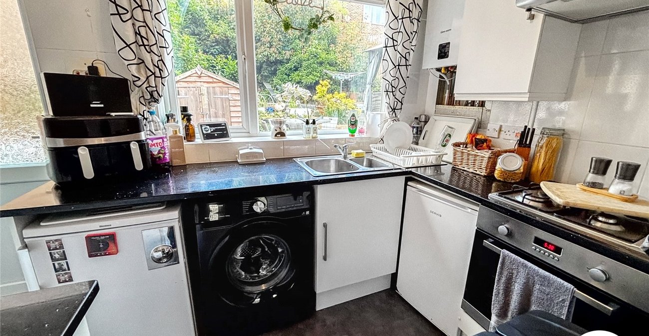 2 bedroom property for sale in Maidstone | Robinson Michael & Jackson