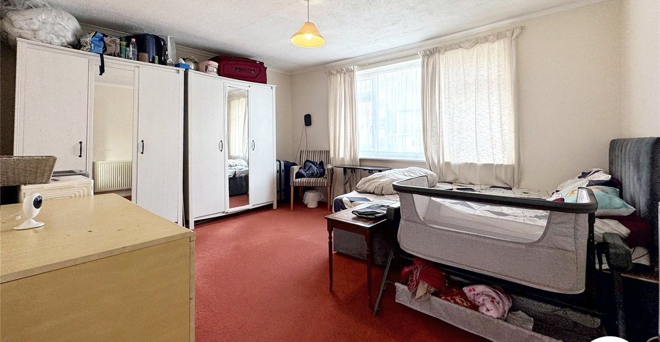 2 bedroom property for sale in Maidstone | Robinson Michael & Jackson
