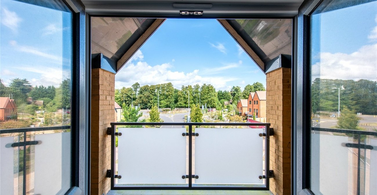 2 bedroom property for sale in Langley | Robinson Michael & Jackson