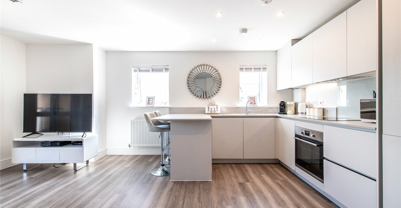 2 bedroom property for sale in Langley | Robinson Michael & Jackson