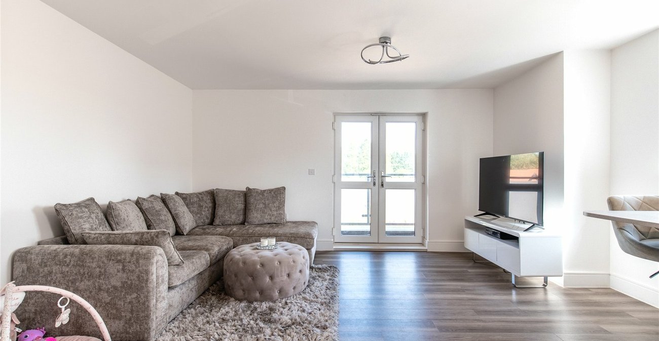 2 bedroom property for sale in Langley | Robinson Michael & Jackson