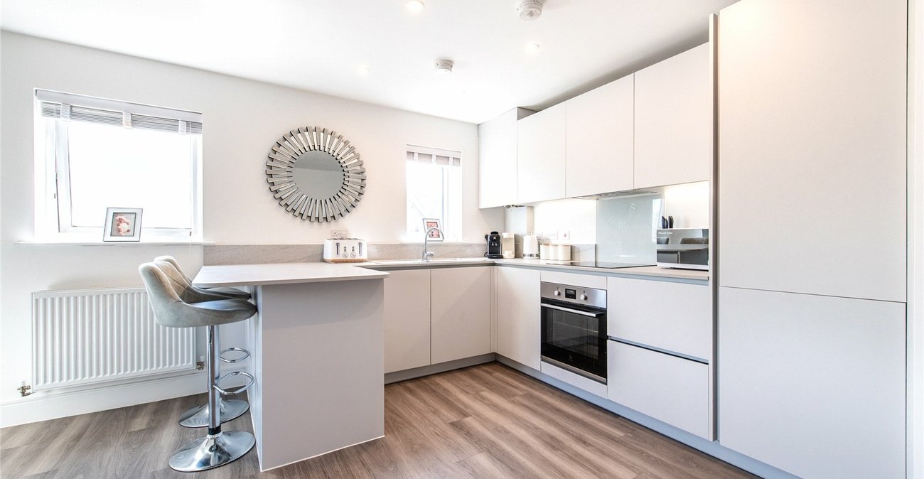 2 bedroom property for sale in Langley | Robinson Michael & Jackson