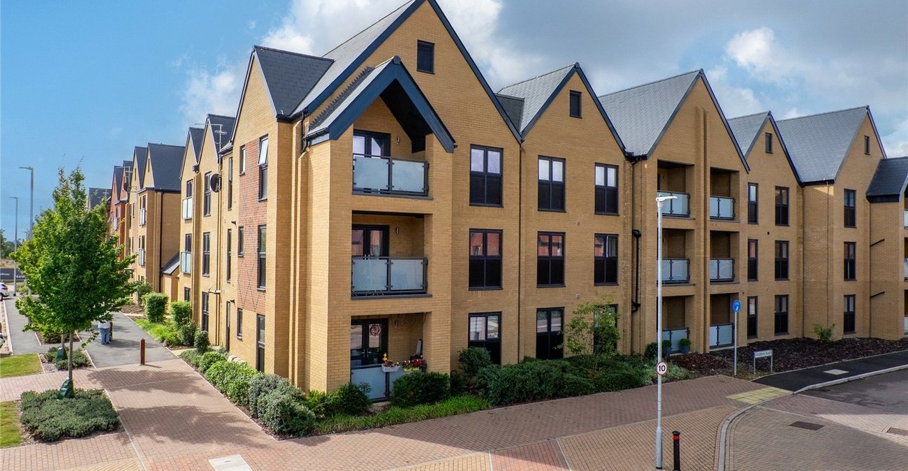 2 bedroom property for sale in Langley | Robinson Michael & Jackson