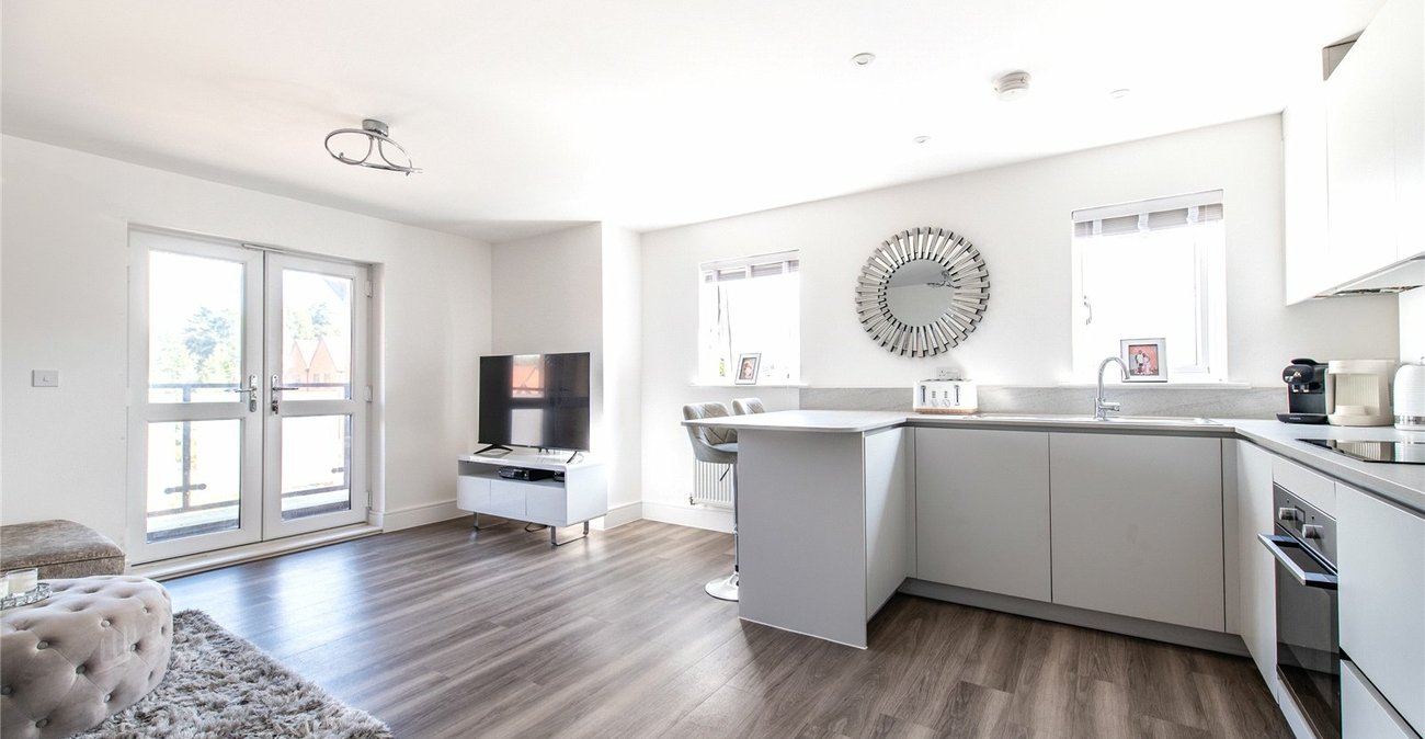 2 bedroom property for sale in Langley | Robinson Michael & Jackson