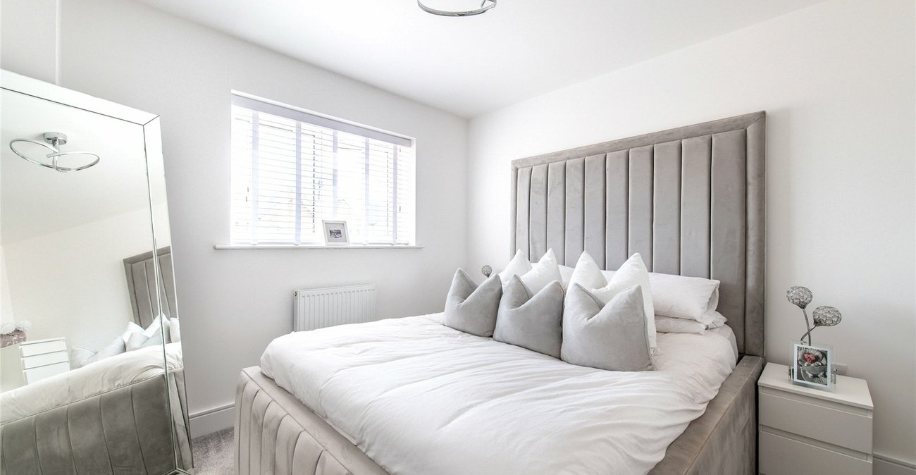 2 bedroom property for sale in Langley | Robinson Michael & Jackson