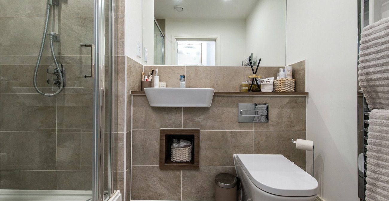 2 bedroom property for sale in Langley | Robinson Michael & Jackson