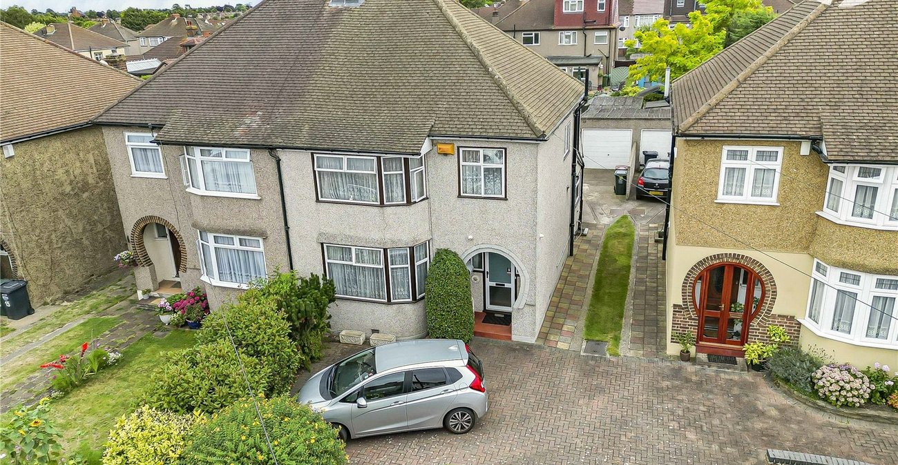 3 bedroom house for sale in West Dartford | Robinson Jackson