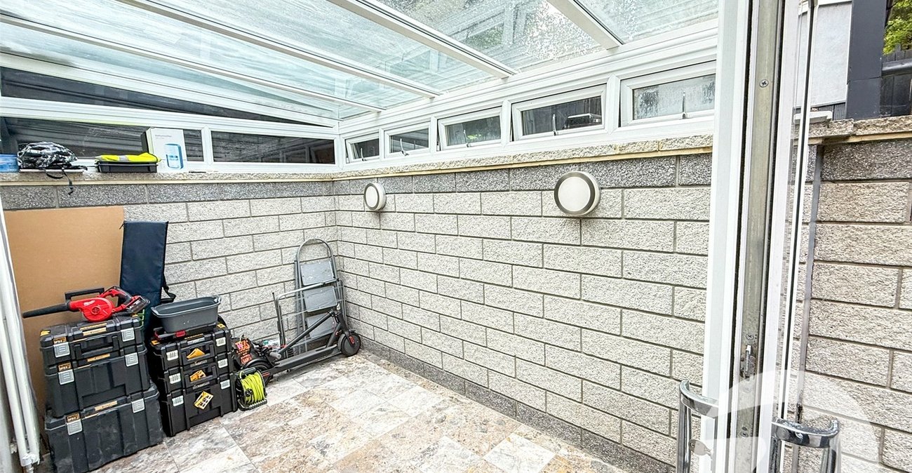 3 bedroom house for sale in London | Robinson Jackson