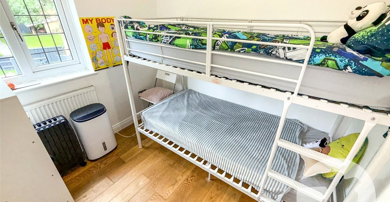 3 bedroom house for sale in London | Robinson Jackson