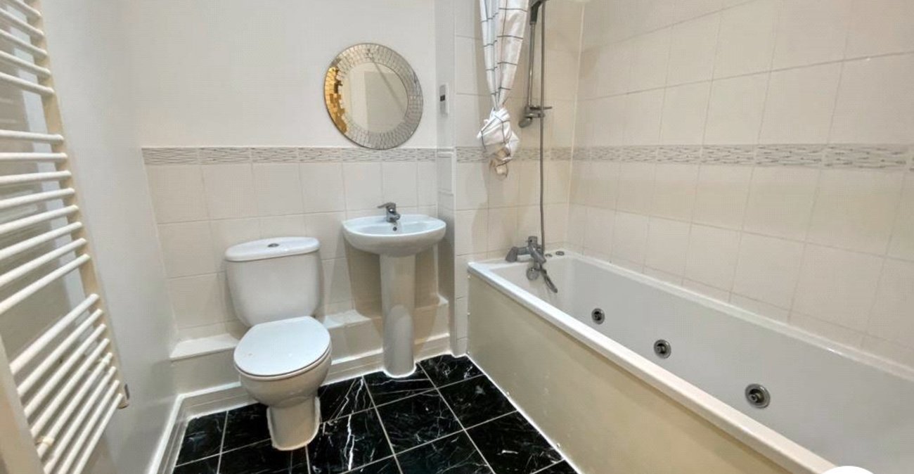 2 bedroom property for sale in Desvignes Drive | Robinson Jackson