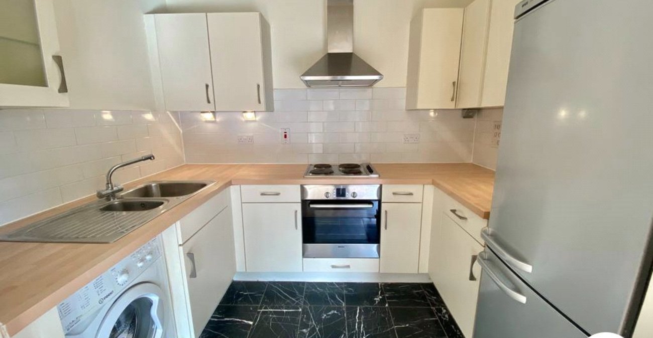 2 bedroom property for sale in Desvignes Drive | Robinson Jackson