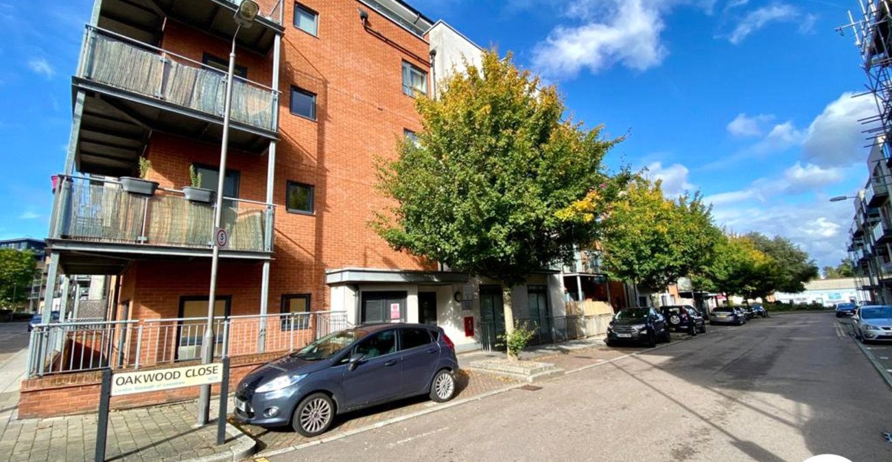 2 bedroom property for sale in Desvignes Drive | Robinson Jackson