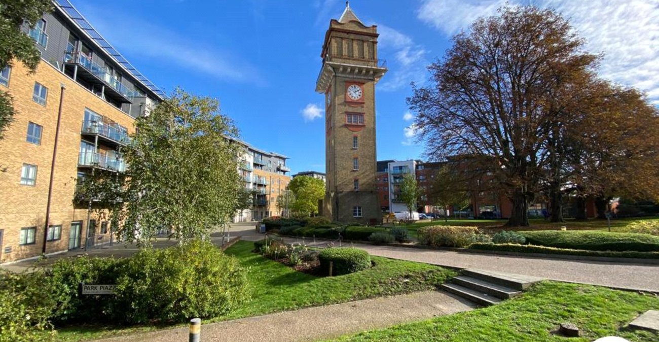 2 bedroom property for sale in Desvignes Drive | Robinson Jackson