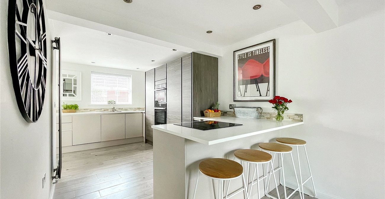 4 bedroom property for sale in Gillingham | Robinson Michael & Jackson