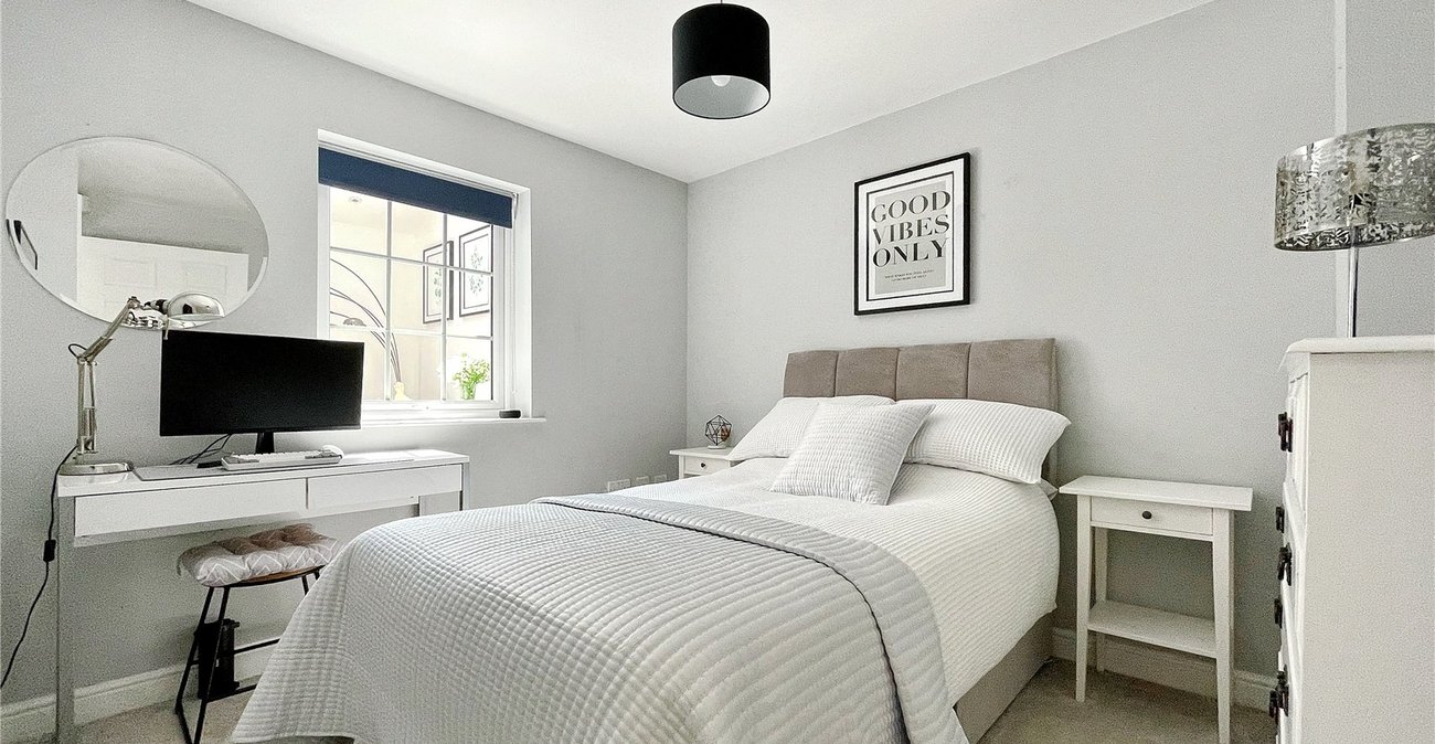 4 bedroom property for sale in Gillingham | Robinson Michael & Jackson