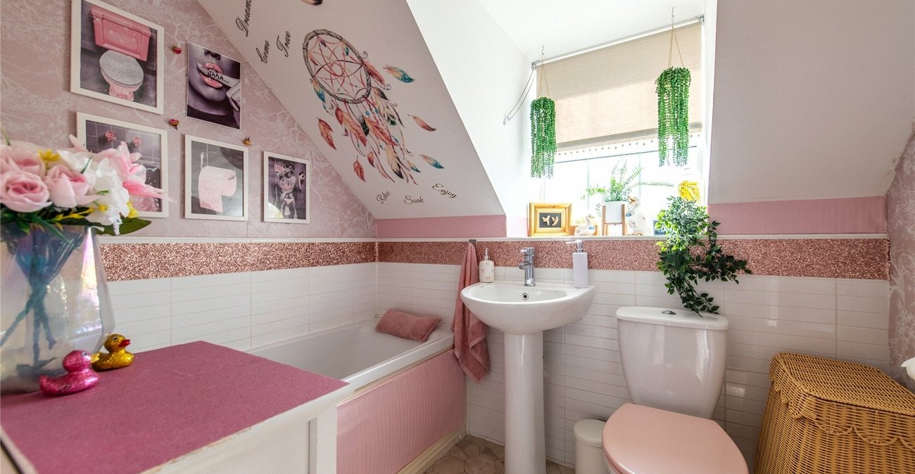 4 bedroom property for sale in Gillingham | Robinson Michael & Jackson