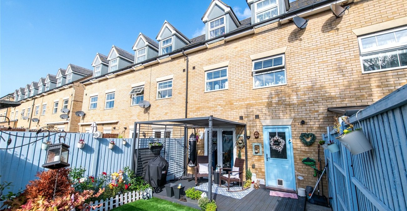 4 bedroom property for sale in Gillingham | Robinson Michael & Jackson