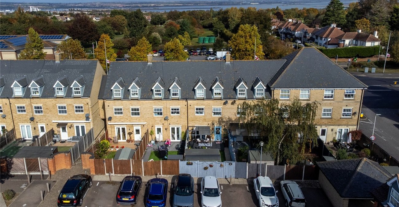 4 bedroom property for sale in Gillingham | Robinson Michael & Jackson