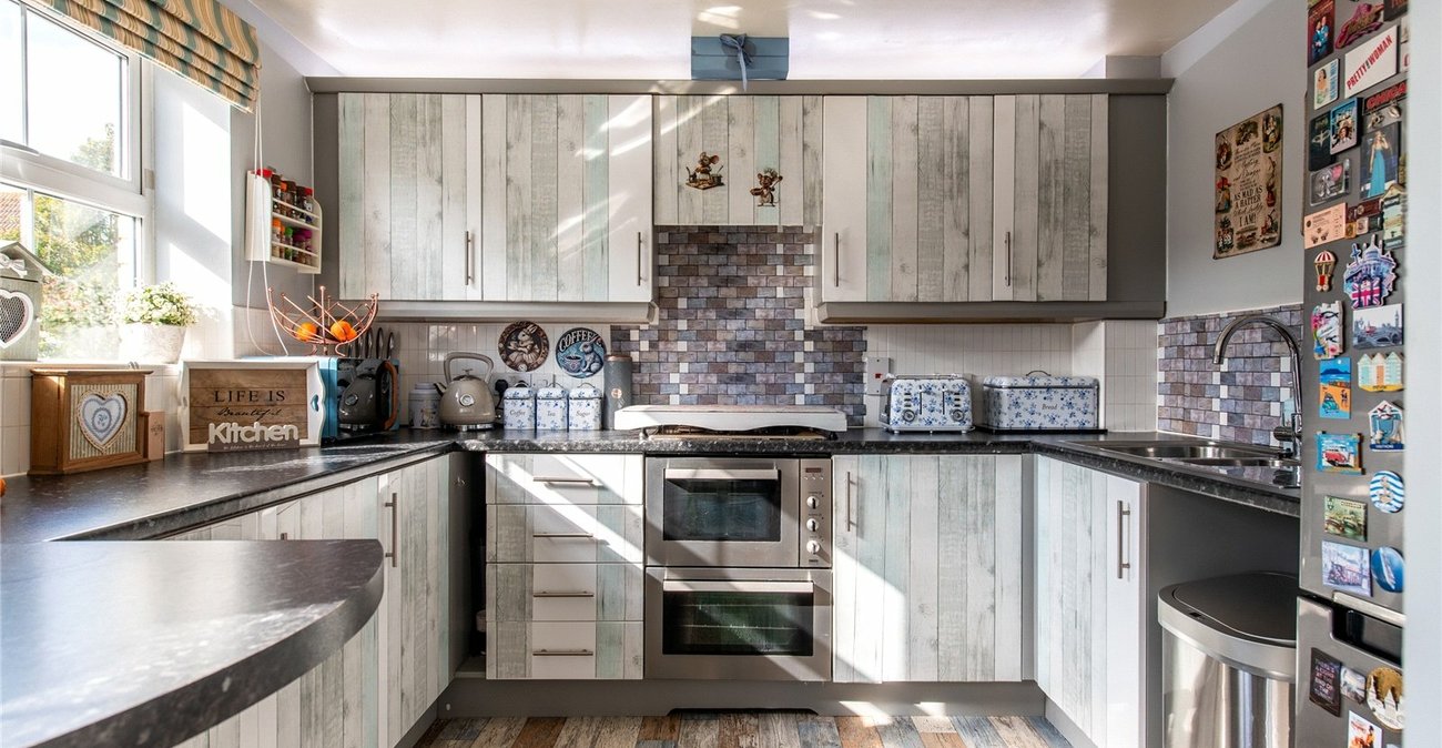 4 bedroom property for sale in Gillingham | Robinson Michael & Jackson