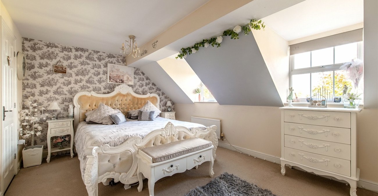 4 bedroom property for sale in Gillingham | Robinson Michael & Jackson