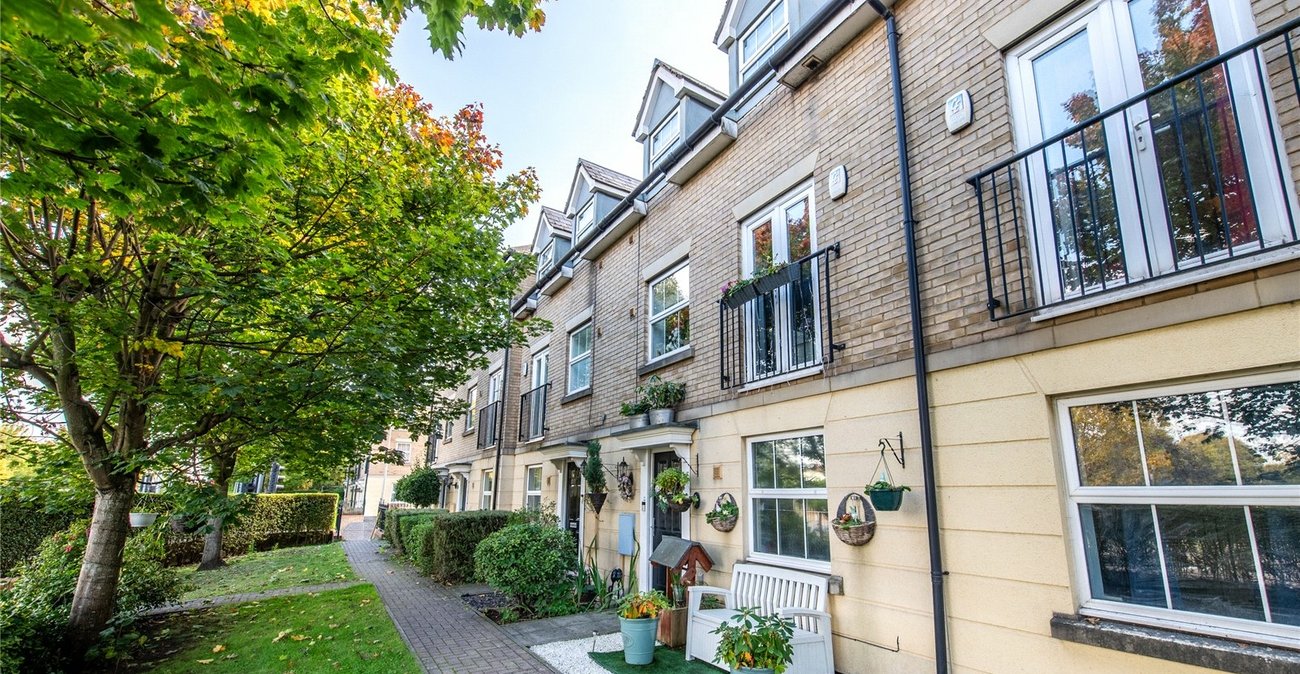 4 bedroom property for sale in Gillingham | Robinson Michael & Jackson