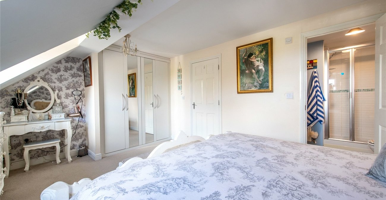 4 bedroom property for sale in Gillingham | Robinson Michael & Jackson