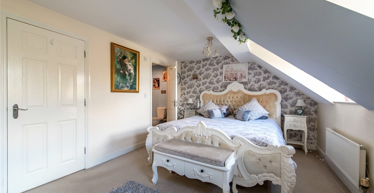 4 bedroom property for sale in Gillingham | Robinson Michael & Jackson